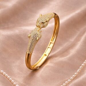 Panthere Crystal Head Encrusted Bangle Bracelet